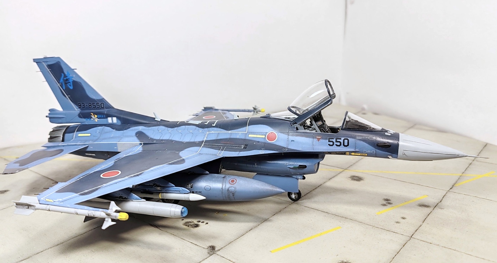 Mitsubishi F-2A © Enrico Bianchi - Click to magnify/shrink Mitsubishi F-2A, Kit Hasegawa, scala 1/48